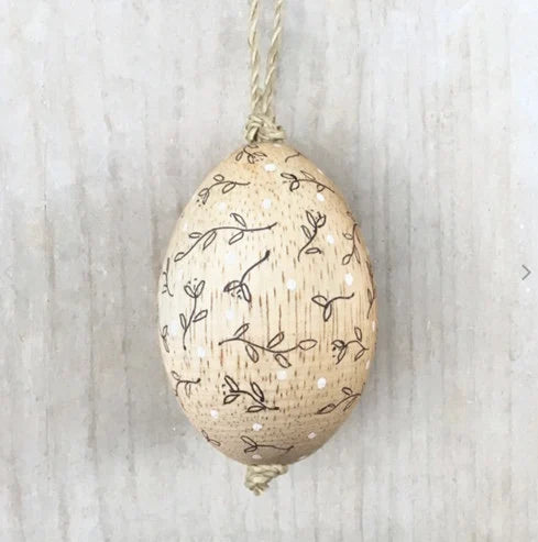 Hanging Wooden Egg - Leaves