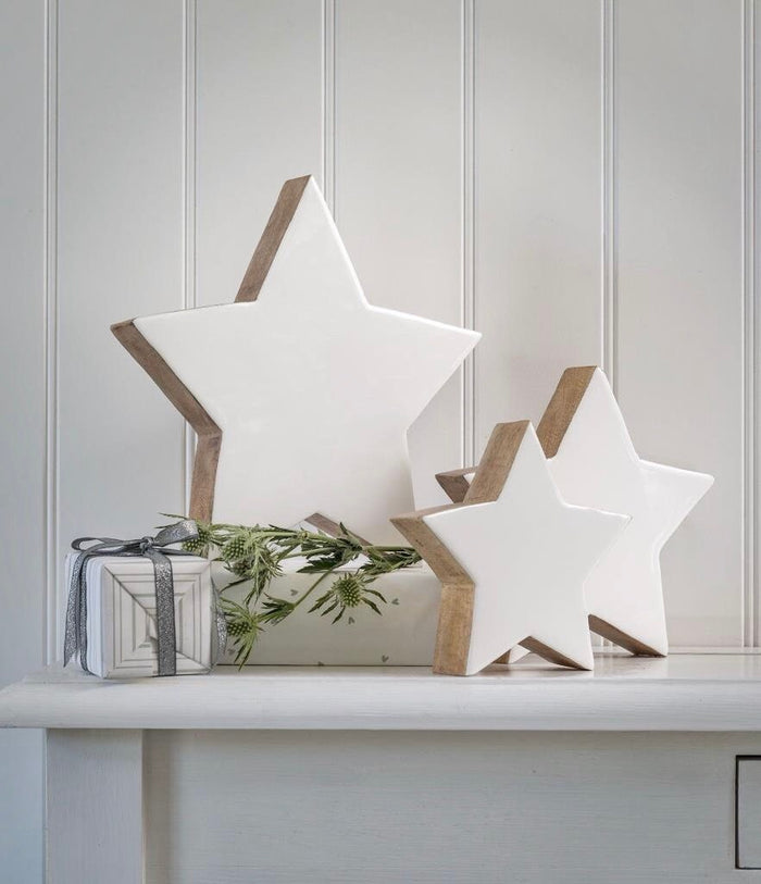 Mantelpiece Wooden Star Set - White