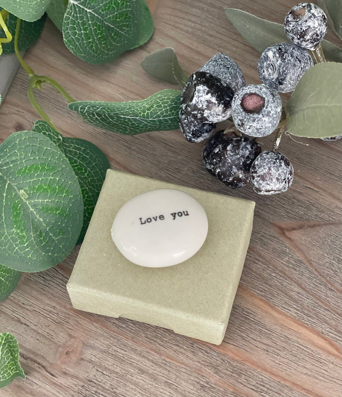Porcelain Pebble with giftbox - Love you